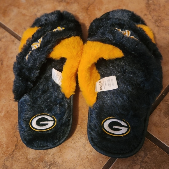 Foco Women's Green Bay Packers Slippers - Picture 4 of 7